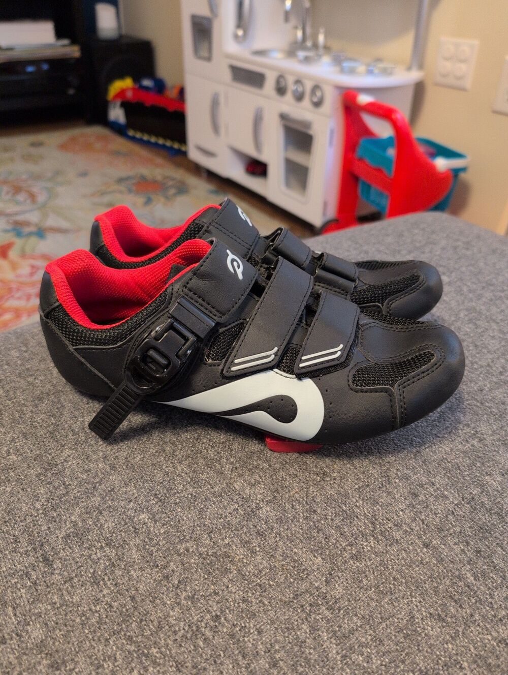 EUC Peloton cycling bike shoes with look delta cleats EU 40 US women's 9